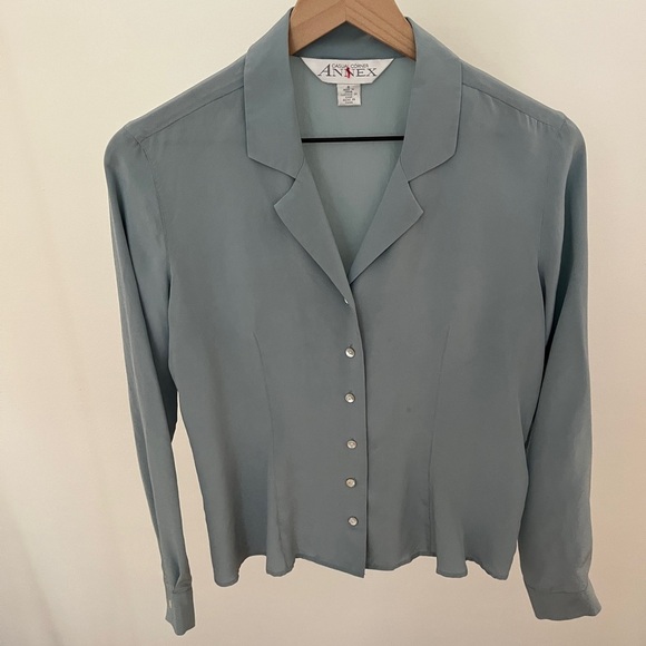 Casual Corner Tops - Vintage Casual Corner Annex Light Blue Button-Down Shirt